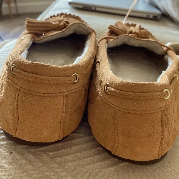 NWOT Coach Anita camel moccasins