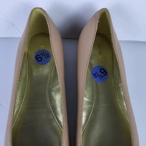 NWOT Coach Bianca Blush Pink Flats Pebbled Leather Gold Tone Plaque Size 6.5