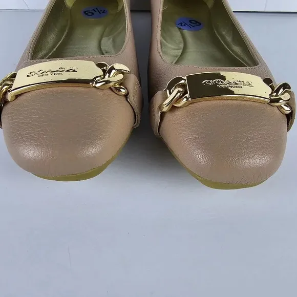 NWOT Coach Bianca Blush Pink Flats Pebbled Leather Gold Tone Plaque Size 6.5
