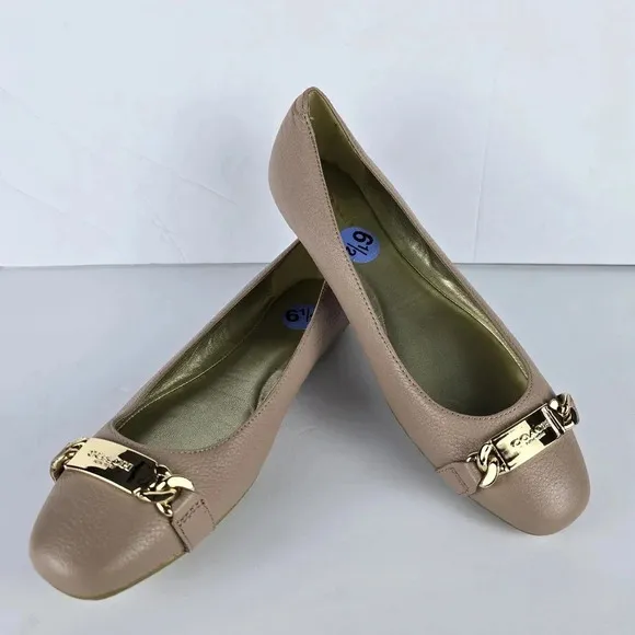 NWOT Coach Bianca Blush Pink Flats Pebbled Leather Gold Tone Plaque Size 6.5