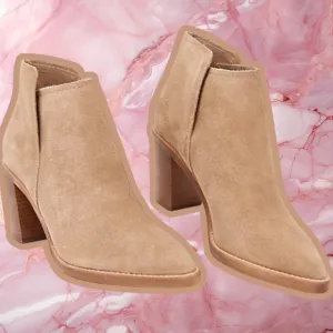 NWOT Dolce Vita ‘Spade’ Genuine Suede Heeled Ankle Boots in “Dune” Size 9.5