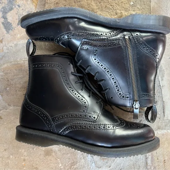 NWOT Dr Martens Delphine Boots Black Leather Women’s Size 8 US 39 EU