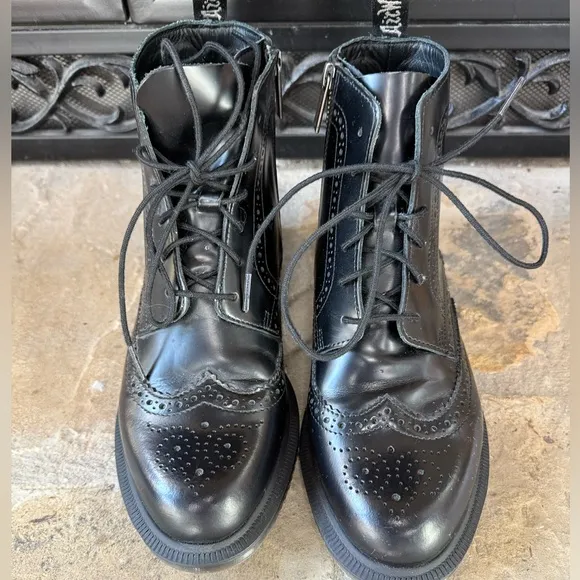 NWOT Dr Martens Delphine Boots Black Leather Women’s Size 8 US 39 EU