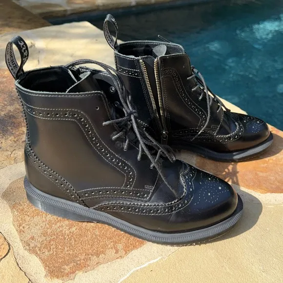 NWOT Dr Martens Delphine Boots Black Leather Women’s Size 8 US 39 EU