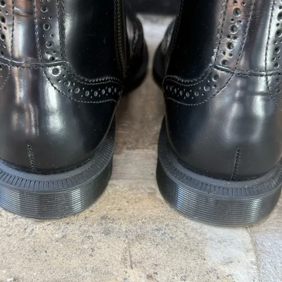 NWOT Dr Martens Delphine Boots Black Leather Women’s Size 8 US 39 EU