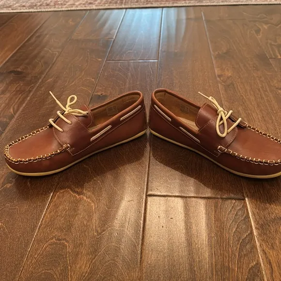 NWOT Elephantito Regatta Boat Shoes - Natural Leather - 3 Big Kid