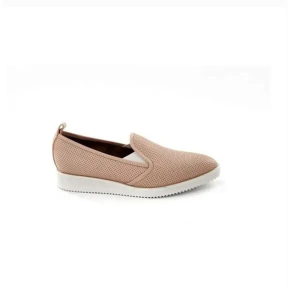 NWOT Everlane Street Shoe 9.5 Modern Loafer Neutral Tan Perforated Leather Flats