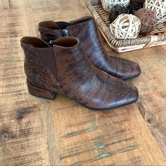 NWOT Franco Sarto Nico Booties Women's Brown Snake Print Faux Leather Size 8.5
