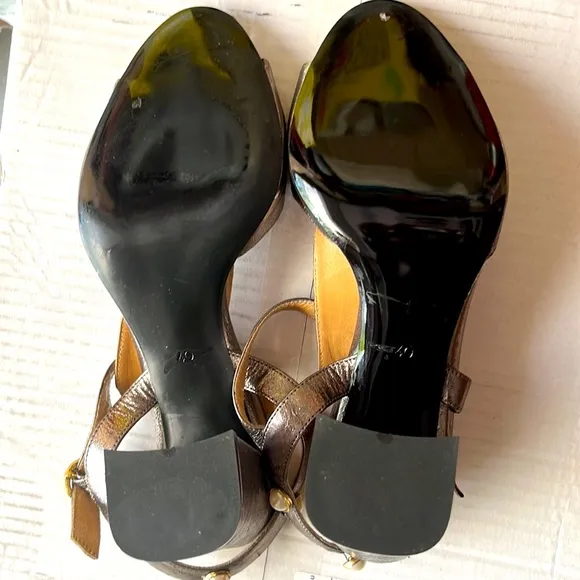 NWOT Gizzelli designed grey shoes size 8.5  with matching Matmazel hand bag .