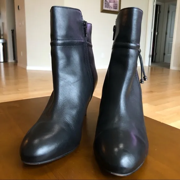 NWOT Lands’ End Black Leather Heeled Ankle Boots