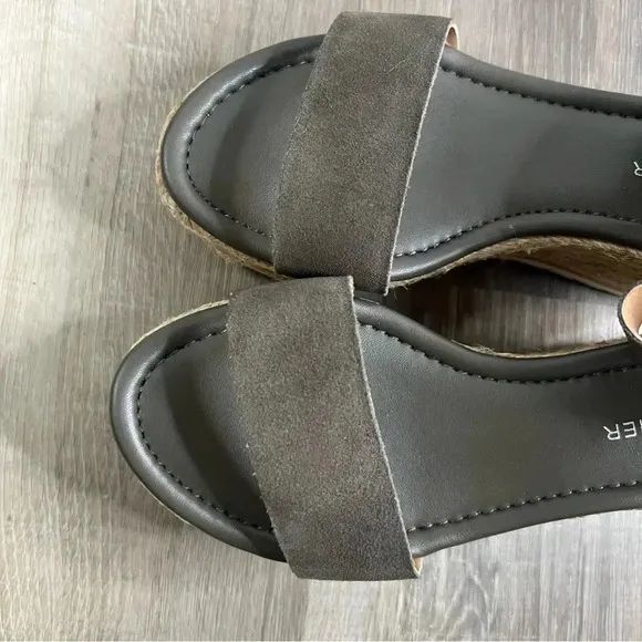 NWOT Marc Fisher Zako Suede Espadrille 6W
