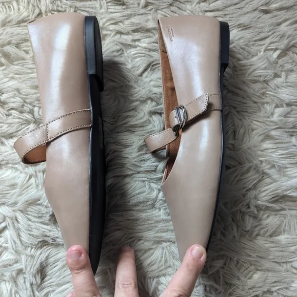 NWOT RARE Vagabond Jolin Mary Jane Ballet Buckle Flats in Beige