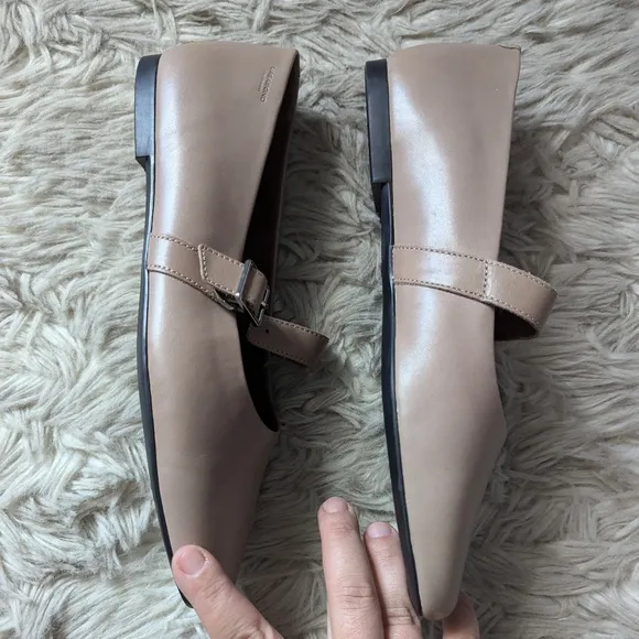 NWOT RARE Vagabond Jolin Mary Jane Ballet Buckle Flats in Beige