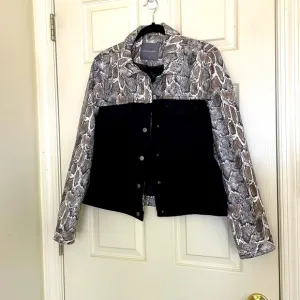 NWOT Snake Print Black Denim Jacket Size Large