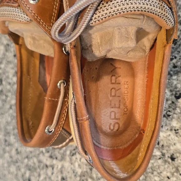 NWOT Speery Top Sider Tan Leather Boat Shoes