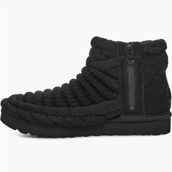 NWOT UGG CLASSIC MINI CHUNKY KNIT BLACK CARDY BOOT  Women's