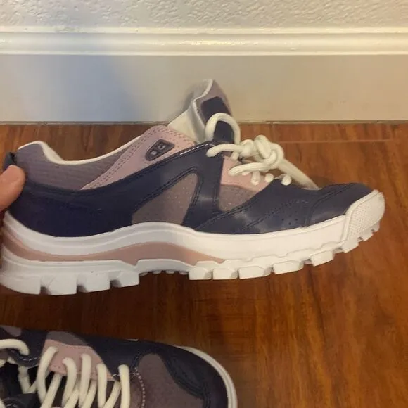 NWOT VANS Off The Wall  Unisex Sneakers AMZN TRAILHEAD lilac/purple old school