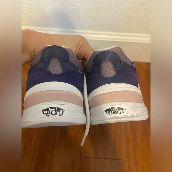 NWOT VANS Off The Wall  Unisex Sneakers AMZN TRAILHEAD lilac/purple old school