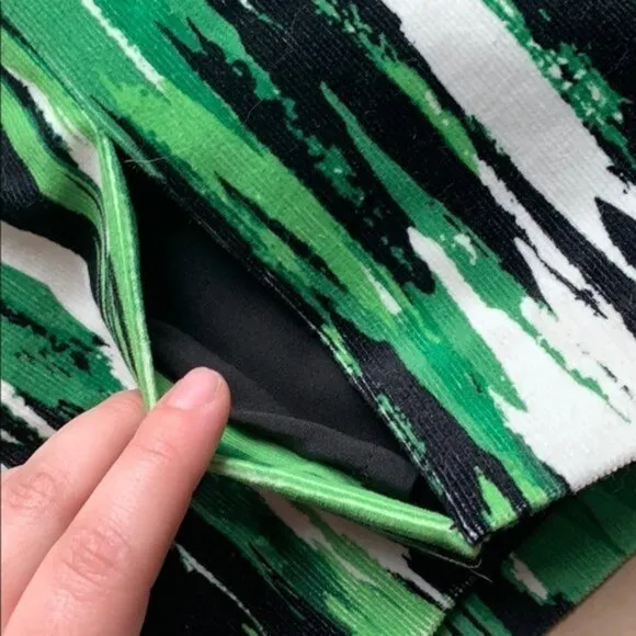 NWOT W by Worth Green Brushstroke Corduroy Pencil Skirt Size 4