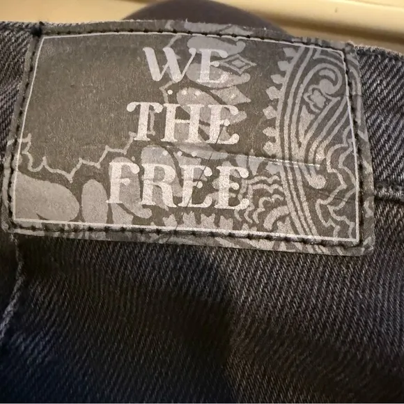NWOT We The Free Jeans Womens Size 31 Beacon Mid Rise Slim Crop Washed Black