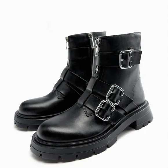 NWT BLACK LOW HEELED GENUINE LEATHER ANKLE BOOTS WITH BUCKLES.
