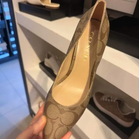 NWT COACH Women Heel Wiley Pump In Signature Canvas - size 7.5 US