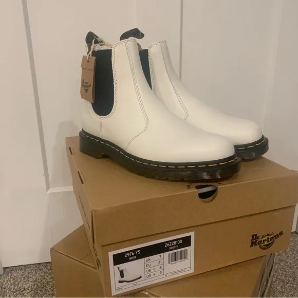 NWT Dr. Martens 2976 Yellow Stitch Smooth Leather Boots