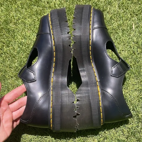 NWT DR MARTENS Bethan Polished Smooth Leather Platform Shoes!