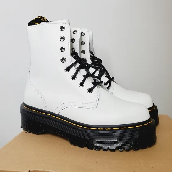 NWT DR MARTENS Jadon White Leather 8-Eye Platform Boots Shoes Size 8
