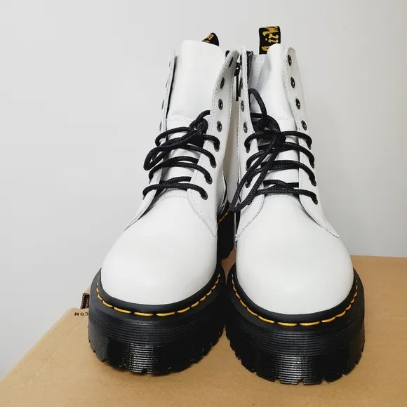 NWT DR MARTENS Jadon White Leather 8-Eye Platform Boots Shoes Size 8
