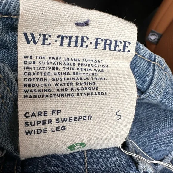NWT Free People Super Sweeper Wide-Leg High Rise Denim Jeans Women’s Size Small