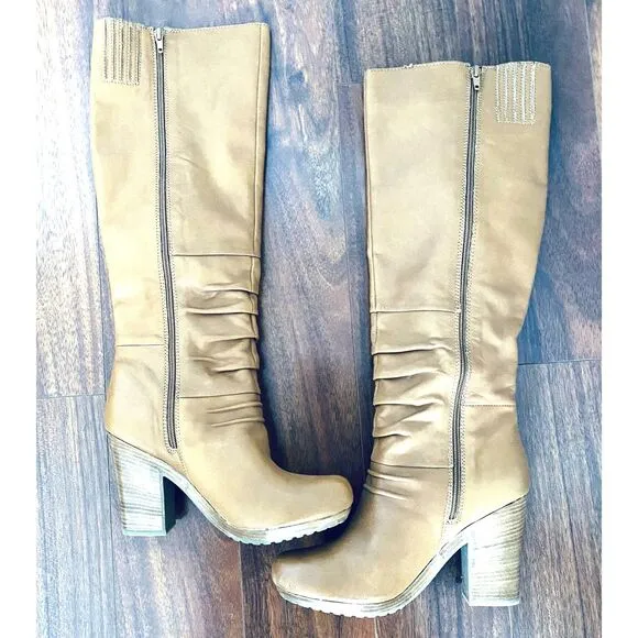 NWT Le Chateau Camel Women's Zippered Tall Heeled Boots – Leather Upper Sz 10