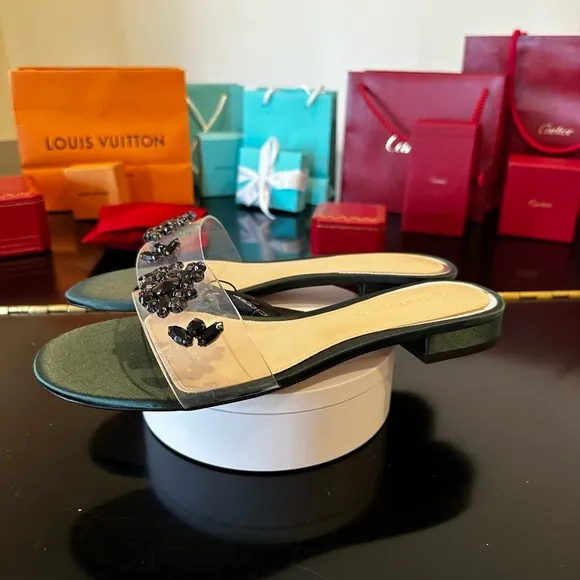 NWT Luxe Summer Spring Minimalist Zara Bejeweled Vinyl Flat Sandals/Shoes