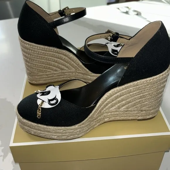 NWT Michael Kors Nori Platform Espadrille Wedge Sandals 7 MSRP $135 Black
