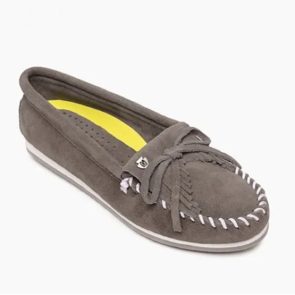 NWT Minnetonka Kilty Plus Gray Suede Moccasins Flats Size 7.5