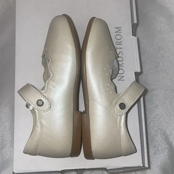 NWT NATURINO OLYA Leather ballet flats in Beige