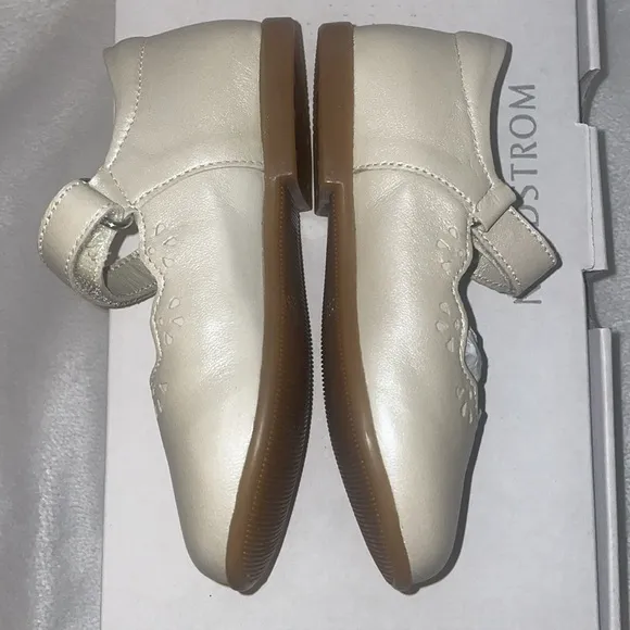 NWT NATURINO OLYA Leather ballet flats in Beige