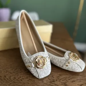 NWT! NEW! Michael Kors Fulton Studded Logo Moccasin Leather Flats Womens Vanilla