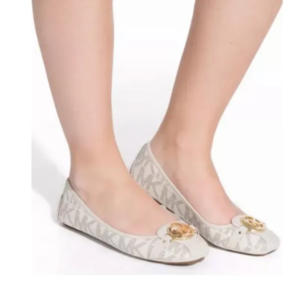 NWT! NEW! Michael Kors Fulton Studded Logo Moccasin Leather Flats Womens Vanilla