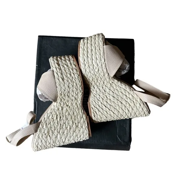 NWT Pretty Little Thing Nude Raffia Chunky Rope Ankle Strap Wedges Size 6