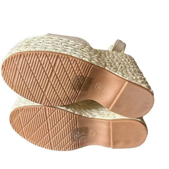 NWT Pretty Little Thing Nude Raffia Chunky Rope Ankle Strap Wedges Size 6