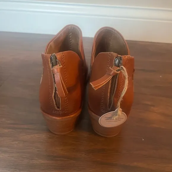 NWT Sofft Angelica Heeled Booties-Size 8.5