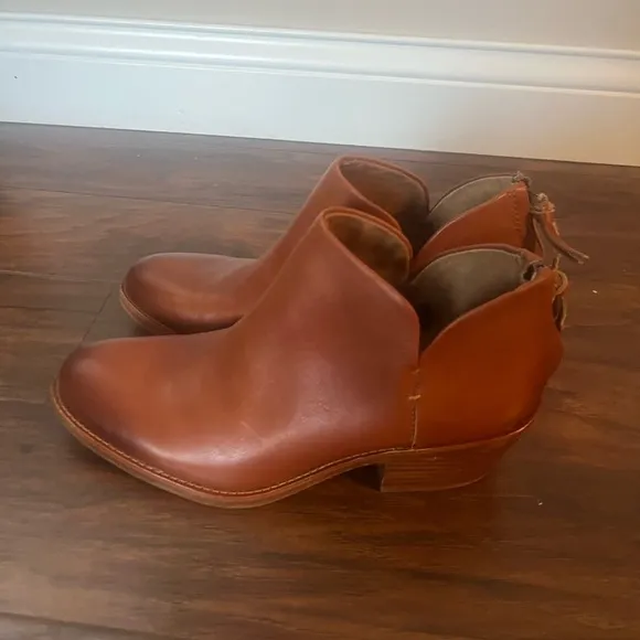 NWT Sofft Angelica Heeled Booties-Size 8.5