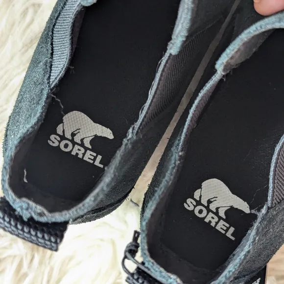 NWT Sorel Out N About Slip On Wedge Boot in Black and White