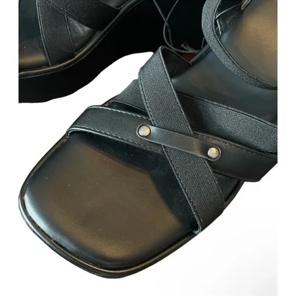 NWT Torrid Strappy Lug Platform Wedge in Black Size 12