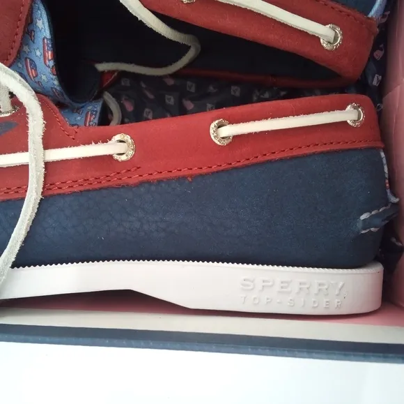NWT Vineyard Vines x Sperry Collab Boat Shoes Kids American Flag Whale  6M