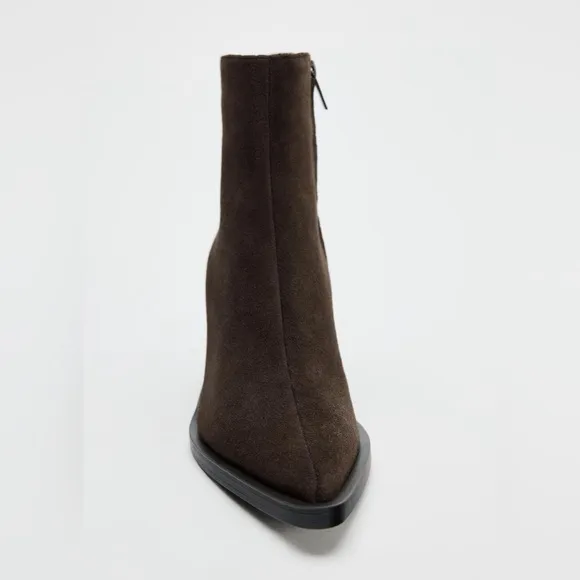 NWT. Zara Brown Split Leather Heeled Suede Heeled Cowboy Ankle Boots. Size 5.
