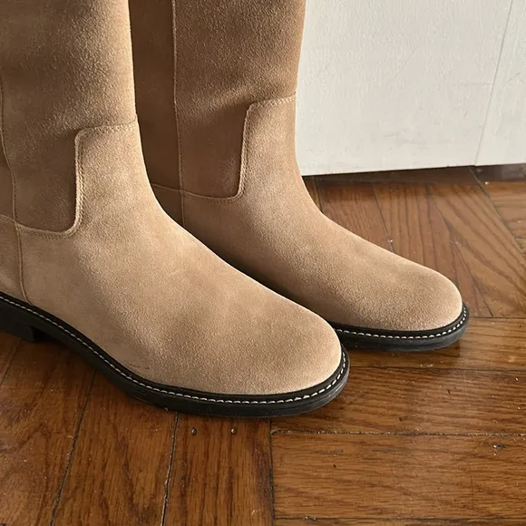 NWT. Zara flat split suede  boots with lining. Size 10, Euro 41.