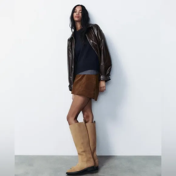 NWT. Zara flat split suede  boots with lining. Size 10, Euro 41.
