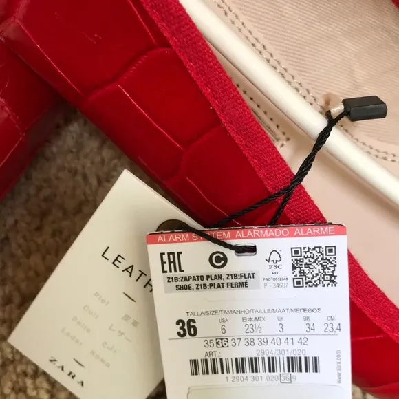 NWT! ZARA red leather Size 6 loafers